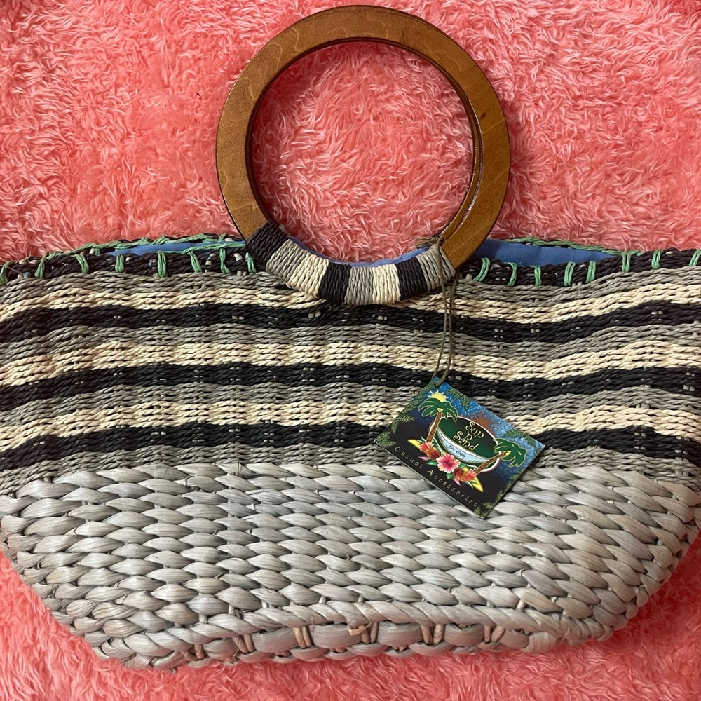 Handbag / Basket handbag / Beach Bag / Sage / Light Green with wooden handle